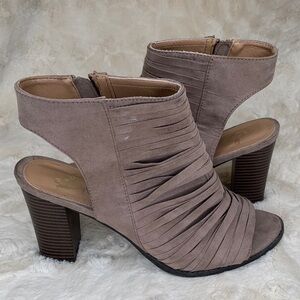 Report Potts Heels Open Toe Zip heel booties size 11
